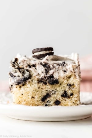 slice of Oreo cookies and cream cake