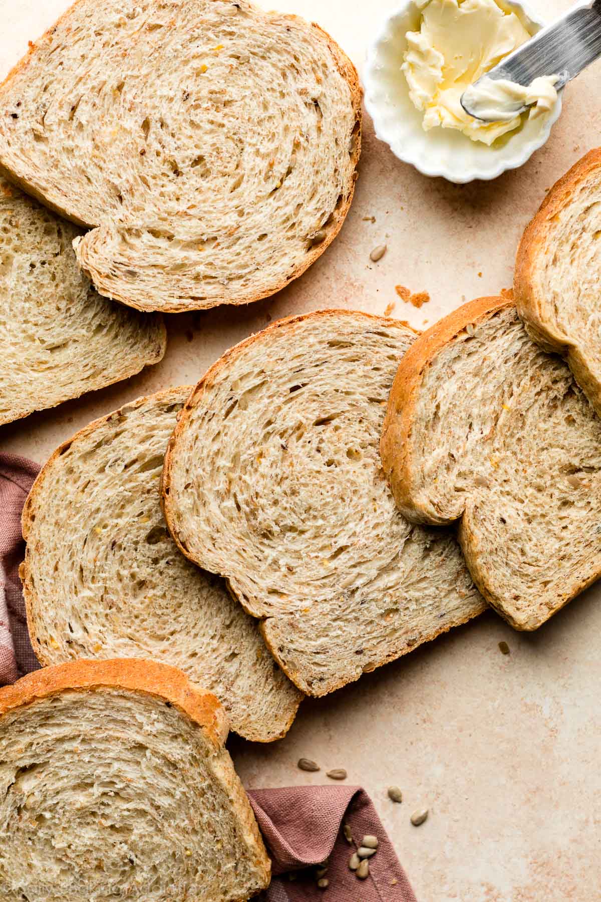 slices of multigrain bread