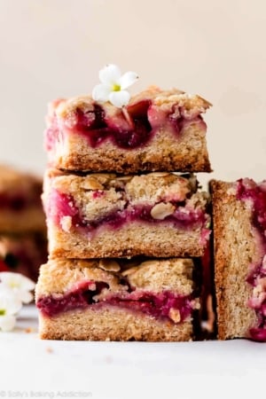 strawberry rhubarb crumble bars