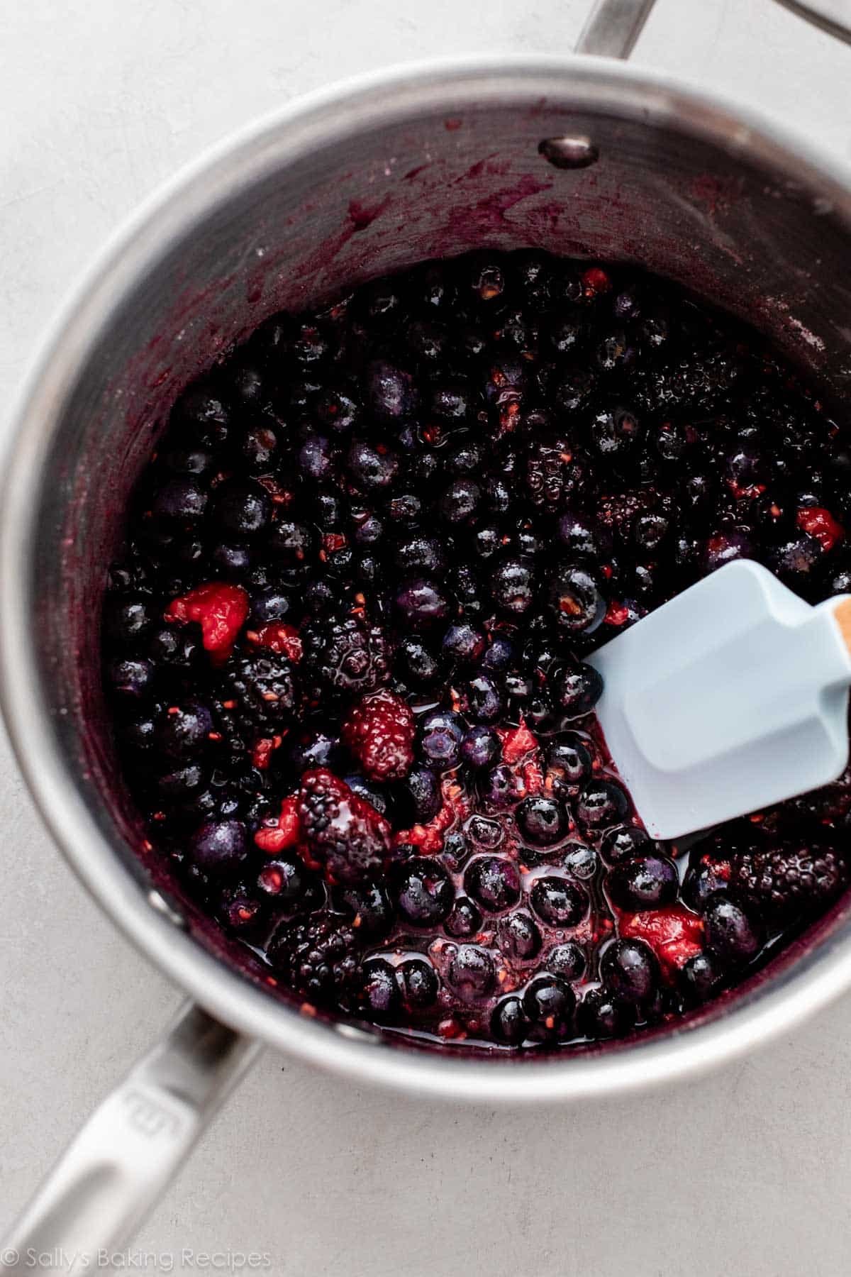 mixed berry filling in pot.